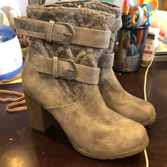 Mukluks heeled zip up double buckle calf boots - Picture 4 of 10